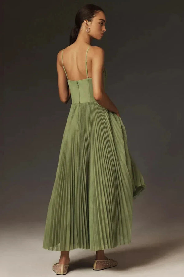 Claire – Robe en tulle plissé avec drapé asymétrique