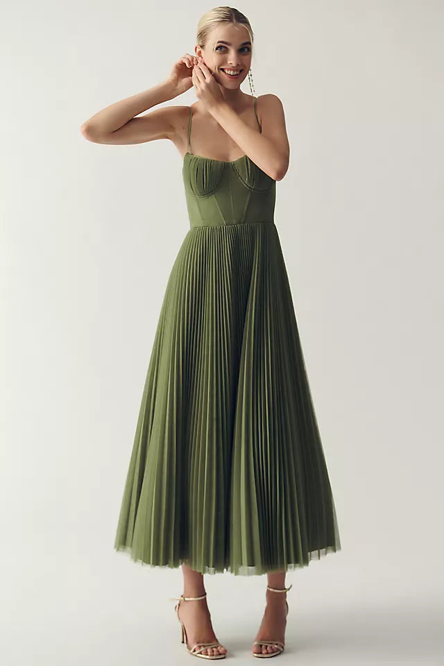 Claire – Robe en tulle plissé avec drapé asymétrique